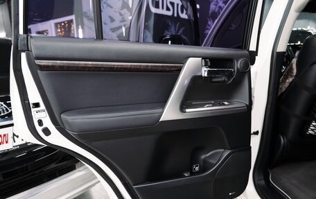 Toyota Land Cruiser 200, 2012 год, 2 900 000 рублей, 18 фотография