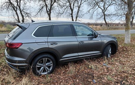 Volkswagen Touareg III, 2019 год, 4 150 000 рублей, 3 фотография