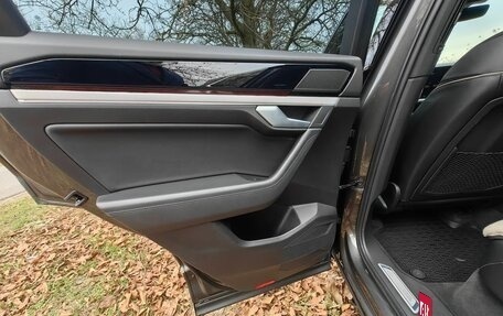 Volkswagen Touareg III, 2019 год, 4 150 000 рублей, 23 фотография