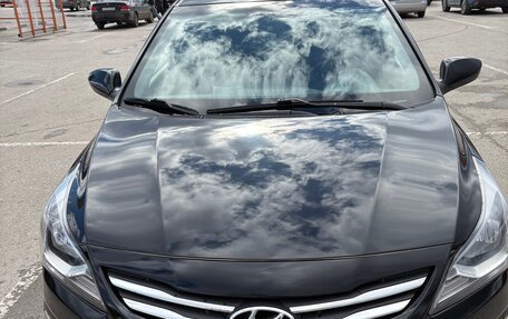 Hyundai Solaris II рестайлинг, 2015 год, 1 150 000 рублей, 2 фотография