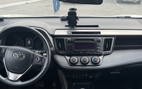 Toyota RAV4, 2017 год, 1 915 000 рублей, 13 фотография