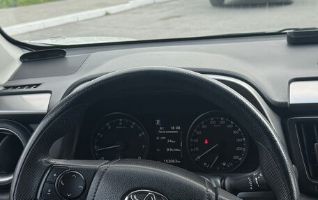 Toyota RAV4, 2017 год, 1 915 000 рублей, 12 фотография