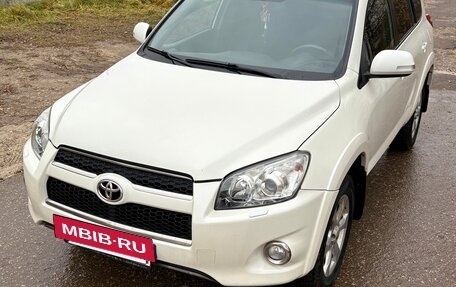 Toyota RAV4, 2011 год, 1 300 000 рублей, 2 фотография