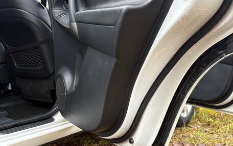 Toyota RAV4, 2011 год, 1 300 000 рублей, 21 фотография