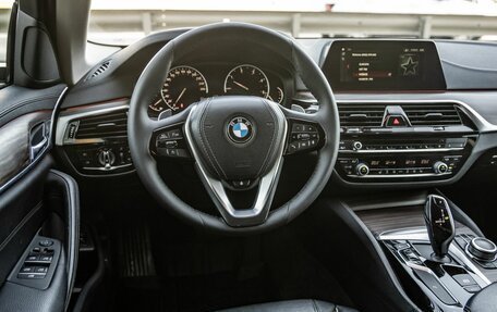 BMW 5 серия, 2019 год, 3 358 000 рублей, 26 фотография