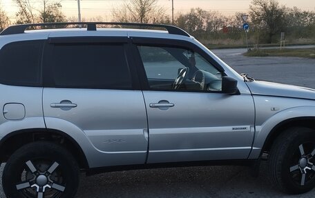 Chevrolet Niva I рестайлинг, 2011 год, 800 000 рублей, 3 фотография