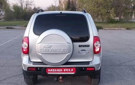 Chevrolet Niva I рестайлинг, 2011 год, 800 000 рублей, 4 фотография