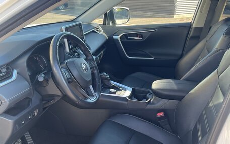 Toyota RAV4, 2020 год, 2 899 900 рублей, 6 фотография