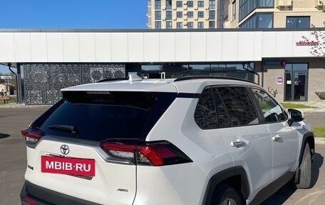 Toyota RAV4, 2020 год, 2 899 900 рублей, 4 фотография