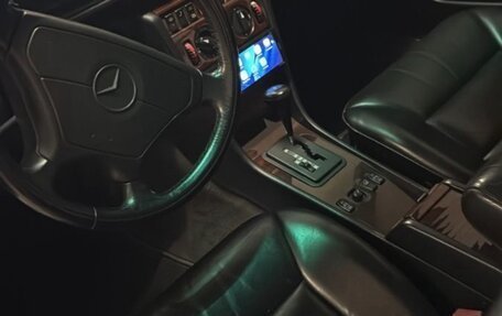 Mercedes-Benz E-Класс, 1995 год, 2 930 000 рублей, 4 фотография