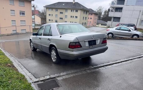 Mercedes-Benz E-Класс, 1995 год, 2 930 000 рублей, 3 фотография