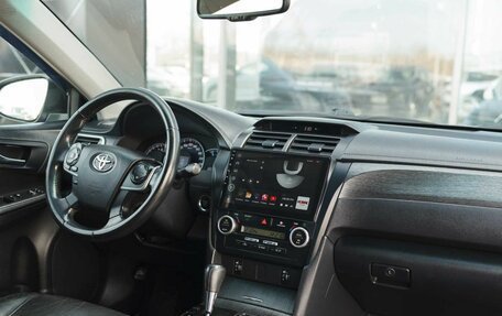 Toyota Camry, 2012 год, 1 600 000 рублей, 10 фотография