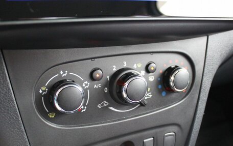 Renault Logan II, 2019 год, 1 259 000 рублей, 13 фотография