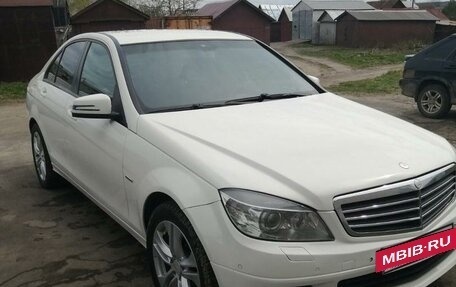 Mercedes-Benz C-Класс, 2010 год, 680 000 рублей, 3 фотография