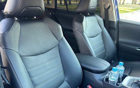 Toyota RAV4, 2021 год, 3 500 000 рублей, 10 фотография