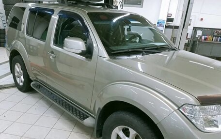 Nissan Pathfinder, 2011 год, 1 250 000 рублей, 2 фотография