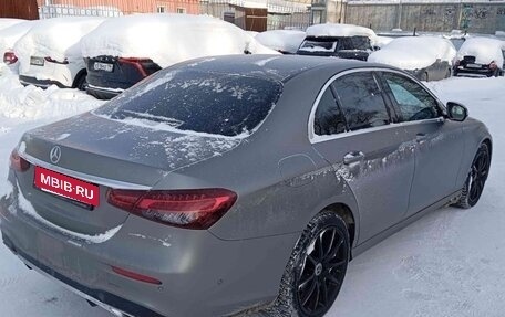 Mercedes-Benz E-Класс, 2022 год, 4 960 000 рублей, 4 фотография