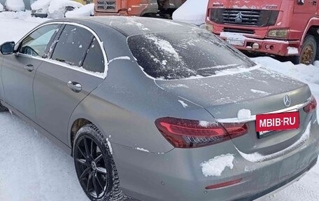 Mercedes-Benz E-Класс, 2022 год, 4 960 000 рублей, 3 фотография