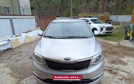 KIA Rio III рестайлинг, 2015 год, 1 030 000 рублей, 2 фотография