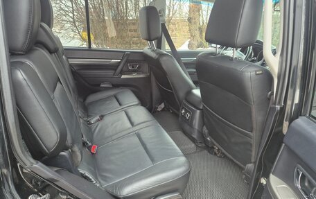 Mitsubishi Pajero IV, 2011 год, 2 050 000 рублей, 3 фотография