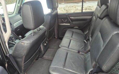 Mitsubishi Pajero IV, 2011 год, 2 050 000 рублей, 5 фотография