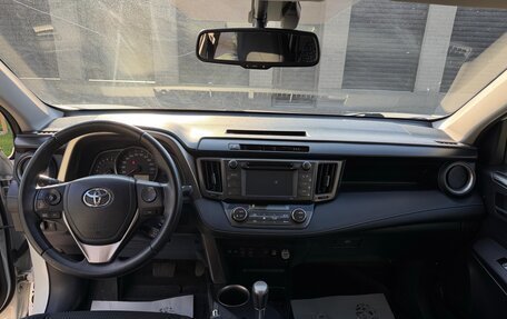 Toyota RAV4, 2015 год, 1 790 000 рублей, 6 фотография