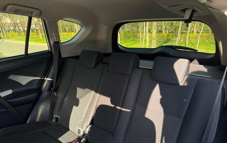 Toyota RAV4, 2015 год, 1 790 000 рублей, 10 фотография