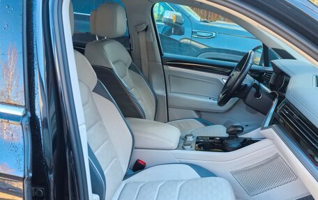 Volkswagen Touareg III, 2022 год, 5 699 999 рублей, 3 фотография