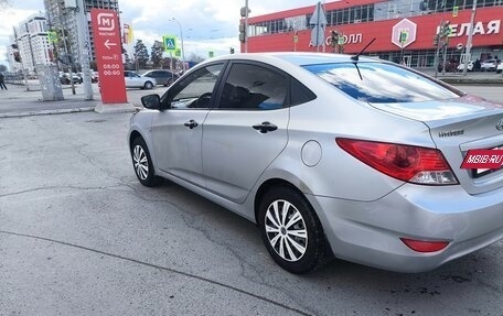 Hyundai Solaris II рестайлинг, 2013 год, 670 000 рублей, 3 фотография