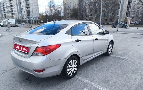 Hyundai Solaris II рестайлинг, 2013 год, 670 000 рублей, 5 фотография