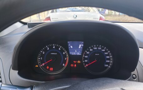 Hyundai Solaris II рестайлинг, 2013 год, 670 000 рублей, 12 фотография