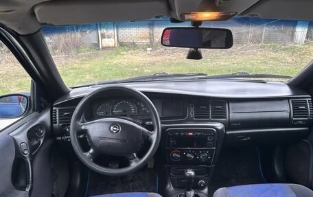 Opel Vectra B рестайлинг, 1996 год, 200 000 рублей, 13 фотография