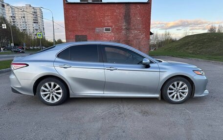 Toyota Camry, 2018 год, 2 200 000 рублей, 4 фотография