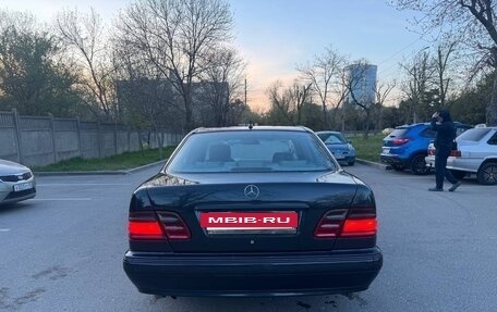 Mercedes-Benz E-Класс, 1999 год, 850 000 рублей, 5 фотография