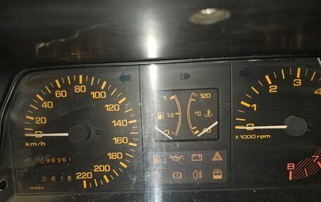 Mazda 323, 1986 год, 120 000 рублей, 4 фотография