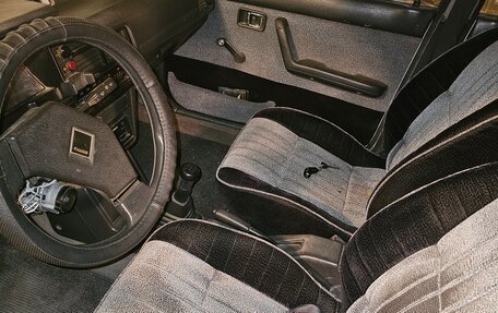 Mazda 323, 1986 год, 120 000 рублей, 3 фотография