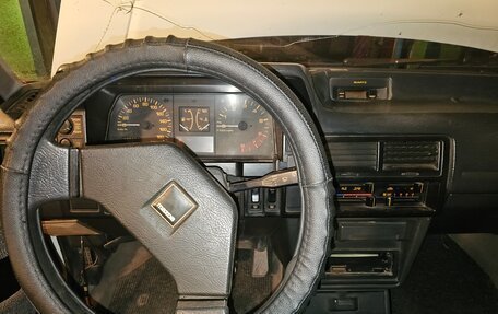 Mazda 323, 1986 год, 120 000 рублей, 8 фотография