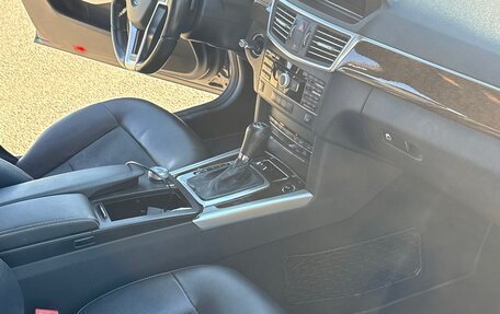 Mercedes-Benz E-Класс, 2010 год, 9 фотография