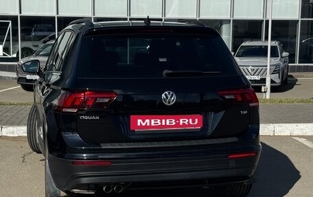 Volkswagen Tiguan II, 2018 год, 1 995 000 рублей, 5 фотография