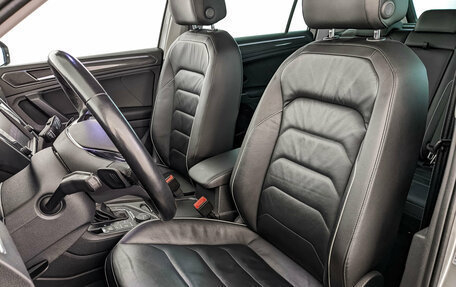 Volkswagen Tiguan II, 2016 год, 2 320 000 рублей, 20 фотография