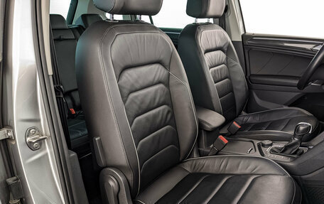 Volkswagen Tiguan II, 2016 год, 2 320 000 рублей, 24 фотография