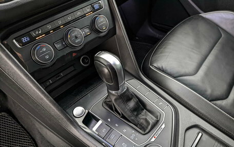 Volkswagen Tiguan II, 2016 год, 2 320 000 рублей, 21 фотография