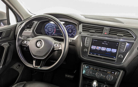 Volkswagen Tiguan II, 2016 год, 2 320 000 рублей, 28 фотография