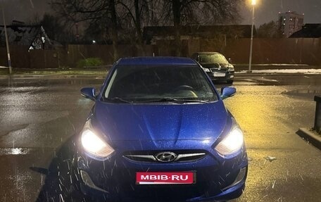 Hyundai Solaris II рестайлинг, 2012 год, 1 200 000 рублей, 1 фотография