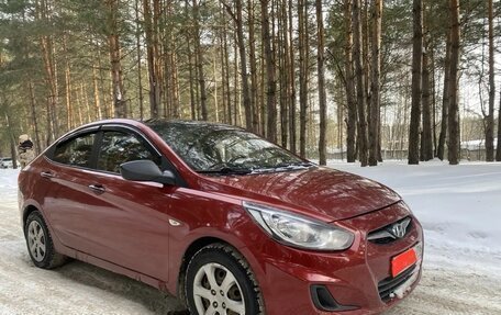 Hyundai Solaris II рестайлинг, 2013 год, 790 000 рублей, 1 фотография