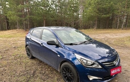 Hyundai Solaris II рестайлинг, 2015 год, 1 100 000 рублей, 6 фотография