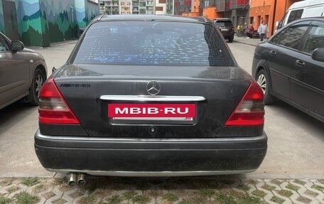 Mercedes-Benz C-Класс, 1994 год, 270 000 рублей, 3 фотография