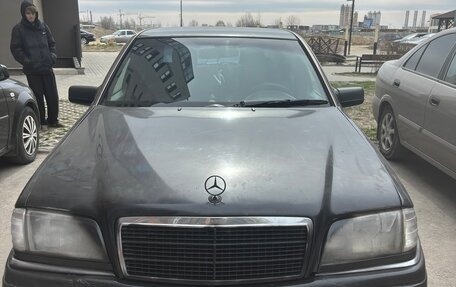 Mercedes-Benz C-Класс, 1994 год, 270 000 рублей, 4 фотография