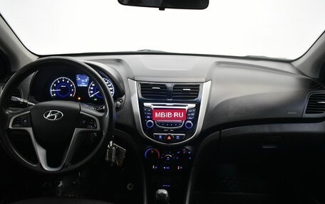 Hyundai Solaris II рестайлинг, 2011 год, 650 000 рублей, 5 фотография