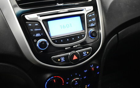 Hyundai Solaris II рестайлинг, 2011 год, 650 000 рублей, 7 фотография